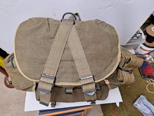 Help Me Identifify this Enormous Rucksack