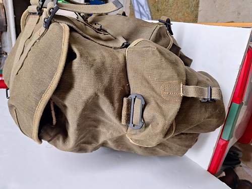 Help Me Identifify this Enormous Rucksack