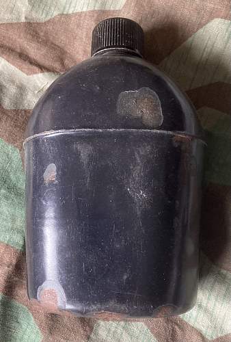 Black enamel US canteen 1942 info help