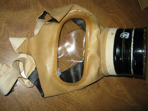 WWII British General Civilian Respirator Color Question