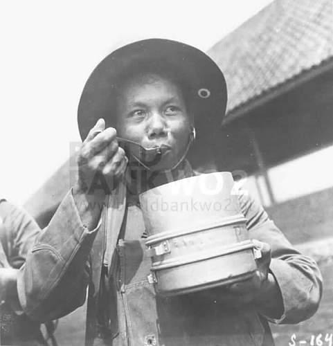 POW Art Mess kit?? Dutch/Japanese Prisoner?? Help Please