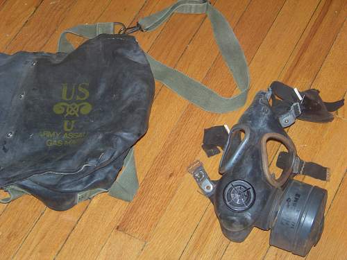 US D-day gas mask and bag m5 and m7