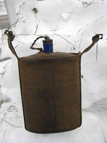 WWI or WWII canteen ?