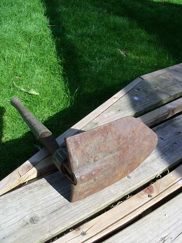 US entrenching tool