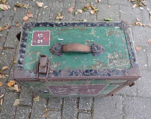 looking to identify this trunk