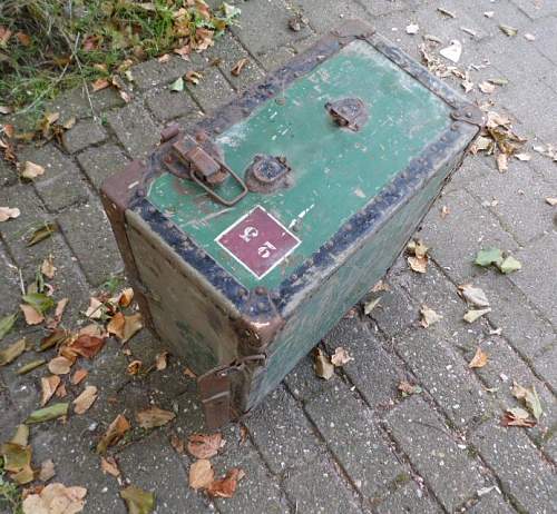 looking to identify this trunk