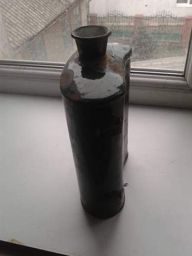 Need help with British waterbottle  identification