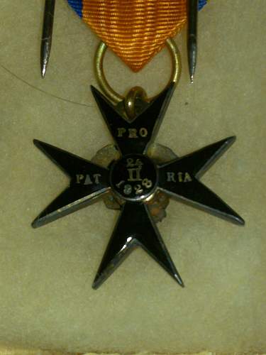 Estonian Order of Eagle Cross 4th Class Miniature