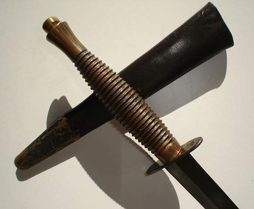 F&amp;S dagger commercial, or, Army issued ?