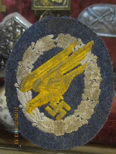 FJ cloth badge found in Crete!