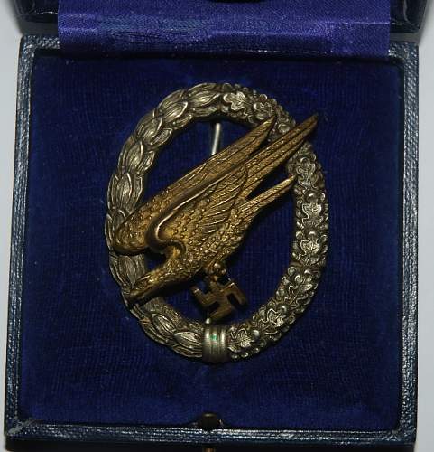 Fallschirmschützenabzeichen der Luftwaffe - imme and sohn in case and cloth badge