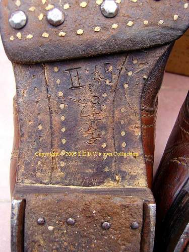 A guide to the German Footwear of WW2:(1) 1945-dated M37 Low Boot