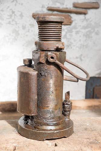 WWII German hydraulic jack?