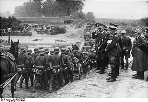 M31 Zeltbahn in use (period photos)