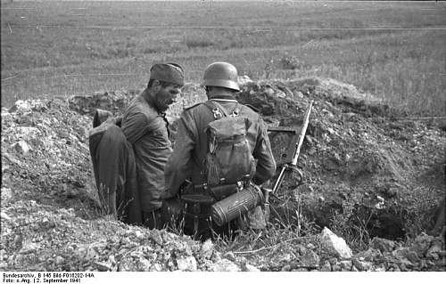 M31 Zeltbahn in use (period photos)