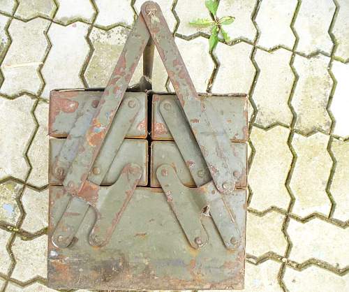 Trifolod tool box chest is this military ww2 item?