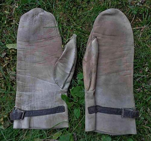 Luftwaffe Flak 88 Crew Gloves?