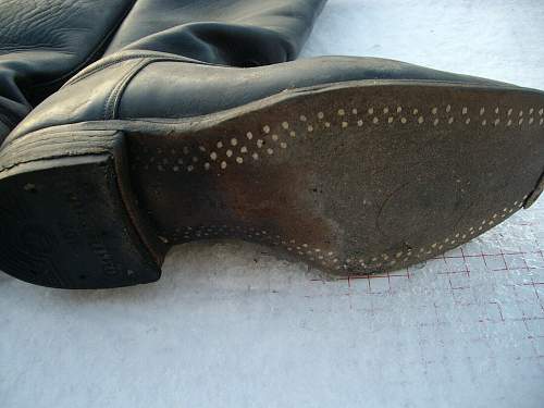 How do you resole boots made with wooden pegs?