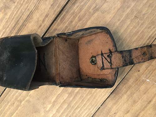 Is this a WWII ammo pouch?