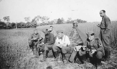 M31 Zeltbahn in use (period photos)