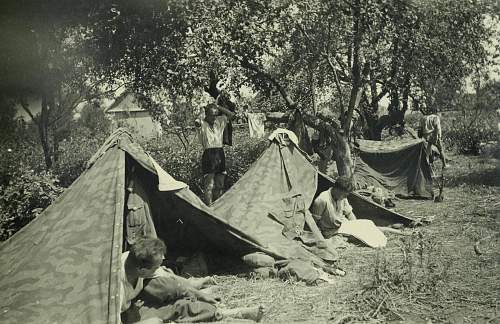 M31 Zeltbahn in use (period photos)