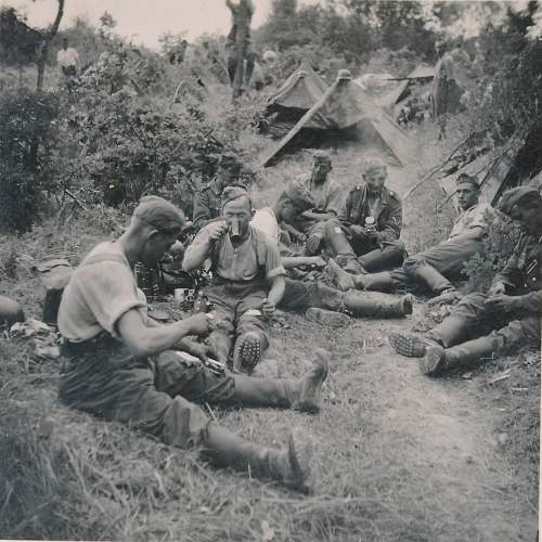 M31 Zeltbahn in use (period photos)