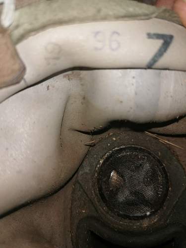 help idendtifying german gas mask