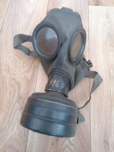 help idendtifying german gas mask