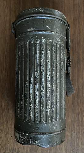 Ex-Winter camo gasmask canister