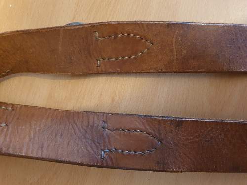 Genuine late war Y-straps?