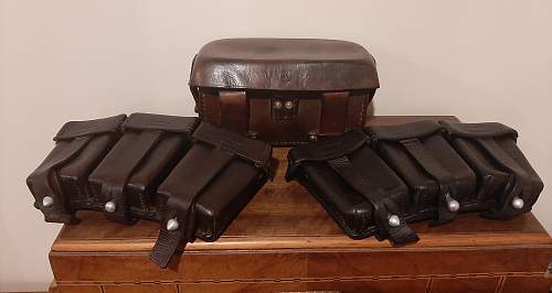 2x 1939 Ammo pouches and 1x 1940 Medical Pouch  Info please
