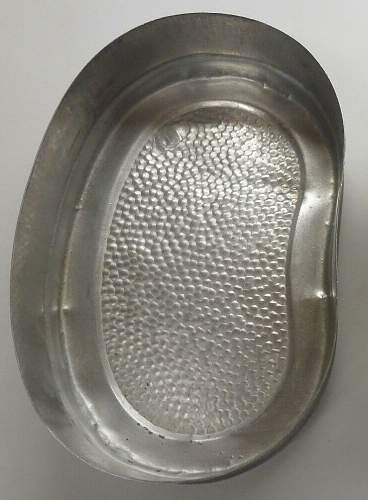 Aluminium cup &quot;Wehrmacht&quot; mark and brotdose 1942