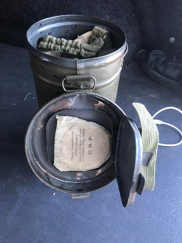 Unidentified canister and filter.