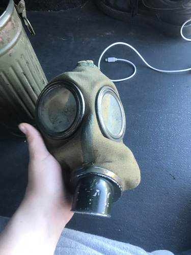 Unidentified canister and filter.
