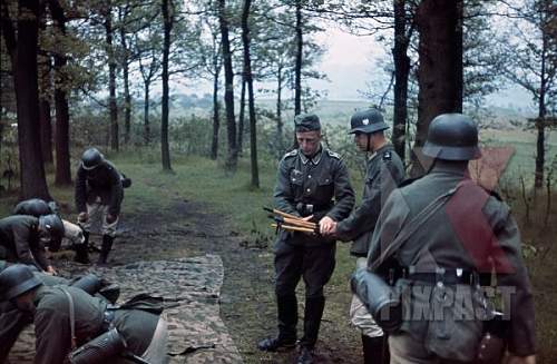 M31 Zeltbahn in use (period photos)