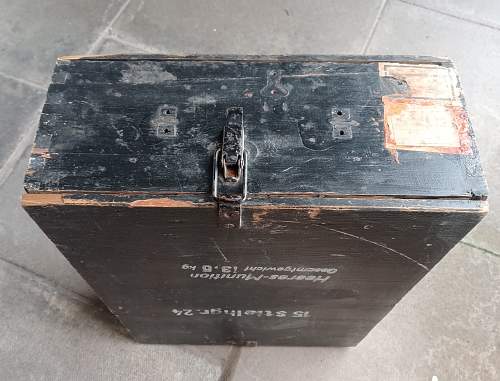 Stick grenade crate with story