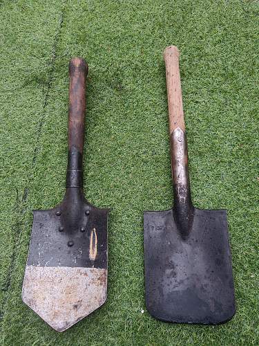 2 Unknown shovels