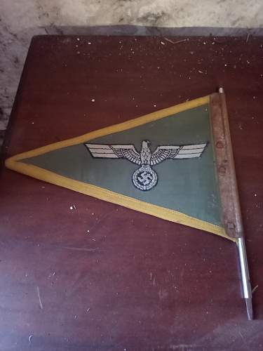 German Staff Car / Vehicle Flag ?