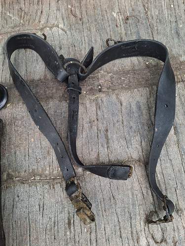 Field modified german &quot;Y&quot; straps (Koppeltragestell für Infanterie) example.