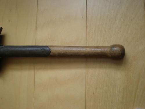 German spaten (shovel) WW2 or Post-war??