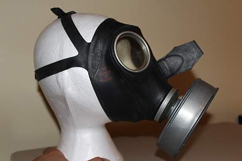 VM40 Boxed Gasmask by Auer