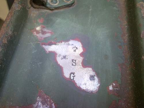 MG13/FG42 ammo box.. Normandy camo?