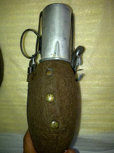 Authentic German WW2 Canteen or perhaps not ?