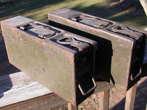 pair of original MG34/MG42 ammo can?