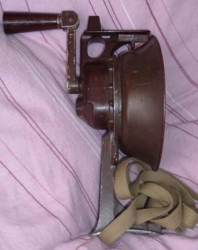 Small Portable Wehrmacht Siren - how many variations ?