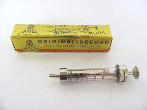 Medical syringe WW2 issue or post war?