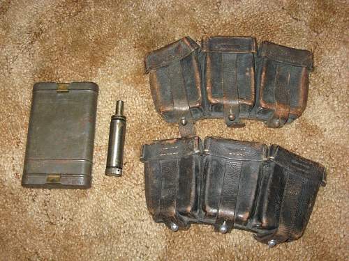 cleaning kit and k98 pouches. ORIGINAL?