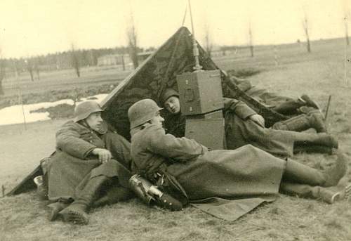 M31 Zeltbahn in use (period photos)