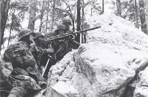 M31 Zeltbahn in use (period photos)