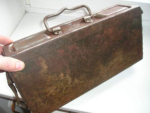 MG34/42 ammo can.